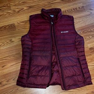 Columbia burgundy vest size Large Women’s